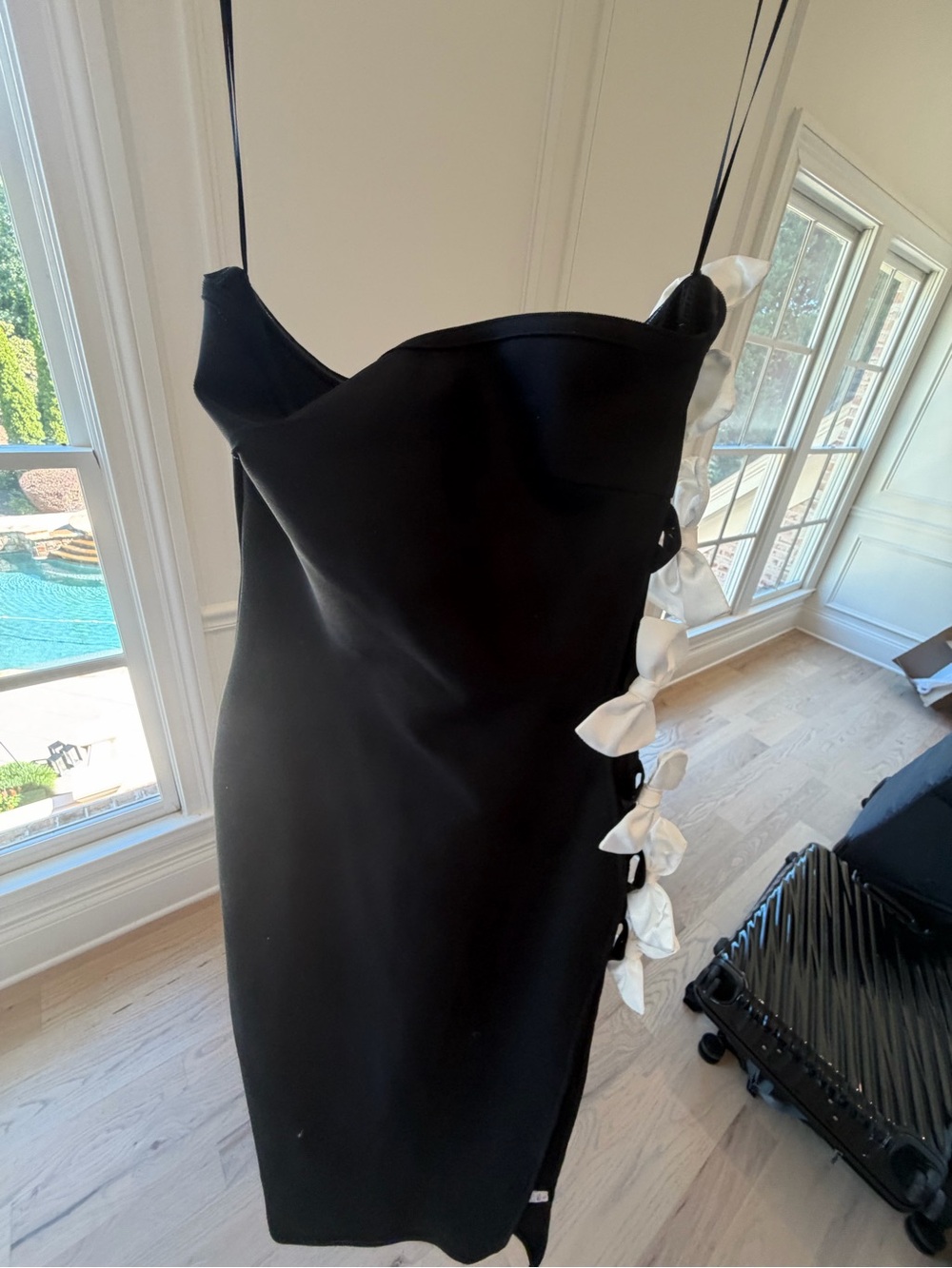 Black dress with white bows - Picture 3 of 3